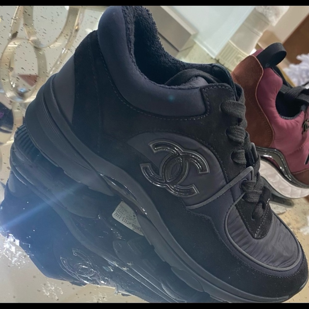 Chanel calfskin suede reflective black sneakers - Picture 4 of 5